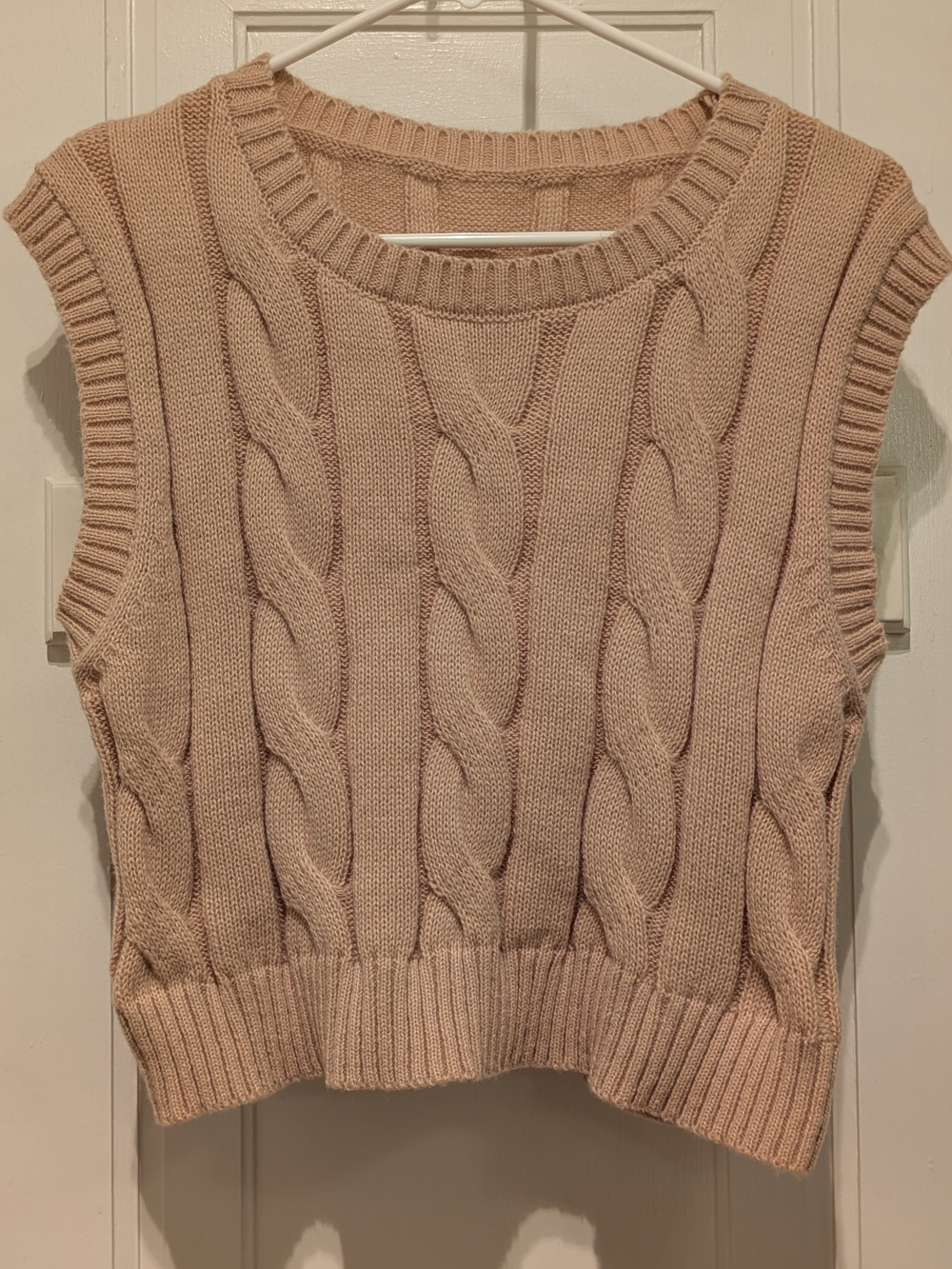 Classic Cable Knit Sleeveless Sweater Vest - Beige